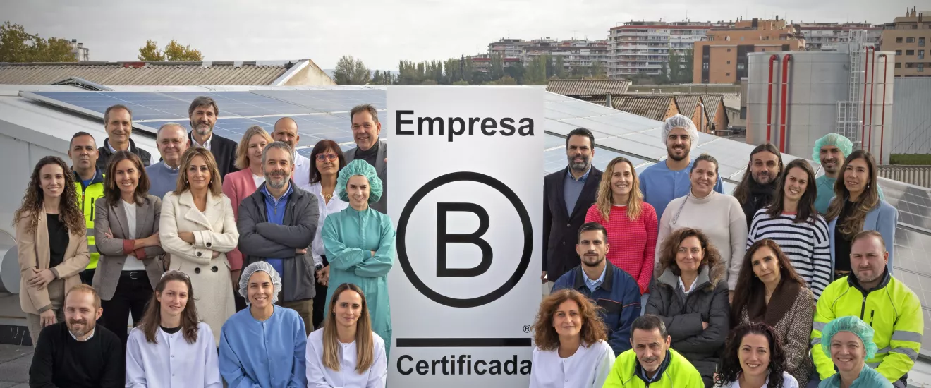 B Corp Group Picture Medinsa on the roof
